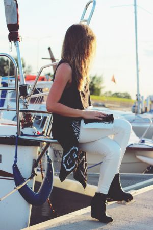 woman-girl-boat-blonde-5853