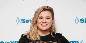 o-KELLY-CLARKSON-facebook