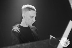 Ten_Walls18